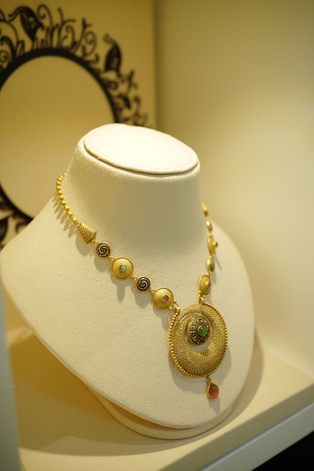 Amiya Gold & Diamonds