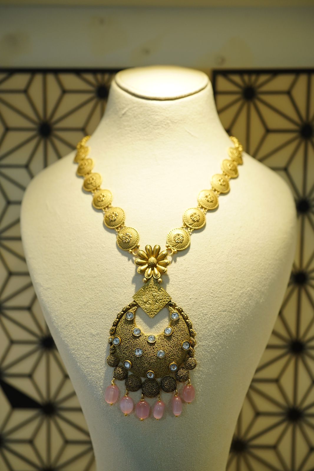 Amiya Gold & Diamonds
